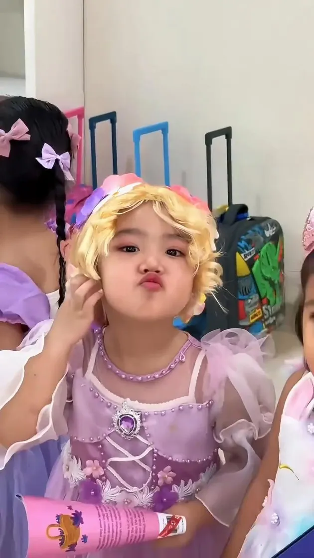 Xarena Cium Jauh Krisjiana