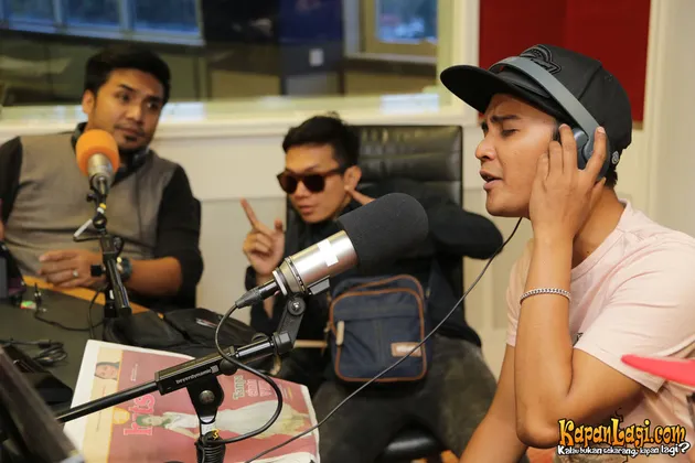 Dalam kunjungannya ke Malaysia, Repvblik akan menjalani wawancara di 14 radio dan 4 televisi untuk promo.