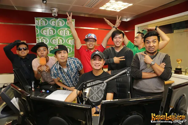 Salah satunya adalah di radio Era FM, salah satu radio terbesar di Malaysia.