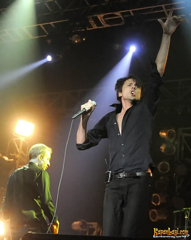 Suede / Shontelle / Taio Cruz