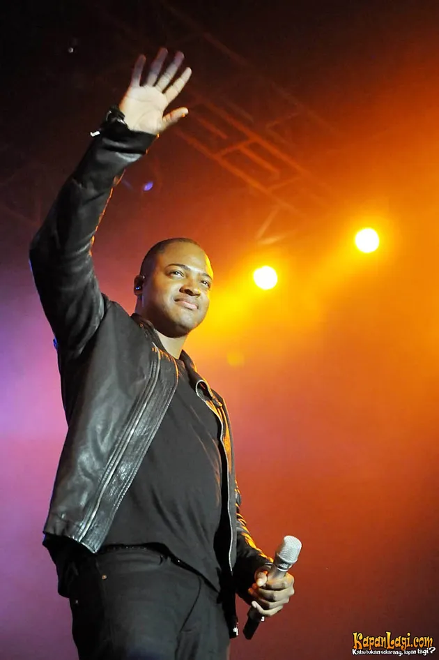 Suede / Shontelle / Taio Cruz