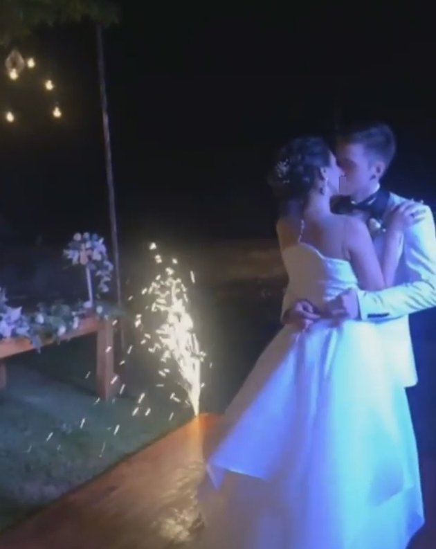 Mabuk Cinta Kumpulan Foto Ciuman Stefan Celine Di Pernikahan