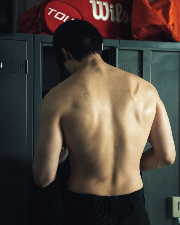 Muscular and Handsome, Lee Dong Wook Becomes Ahjussi in the Drama 'A SHOP FOR KILLERS'