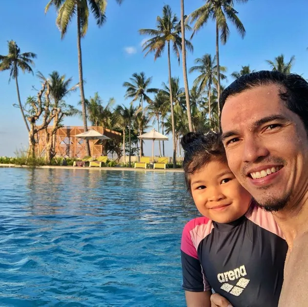 Adrian Maulana dan Anak