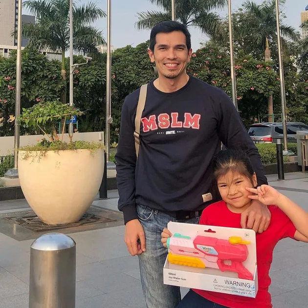 Adrian Maulana dan Anak