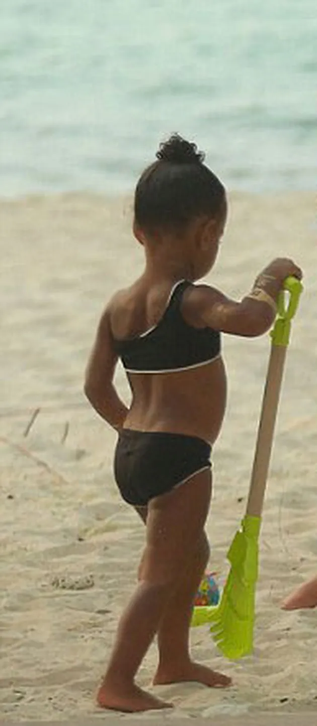 Kim Kardashian &amp; North West