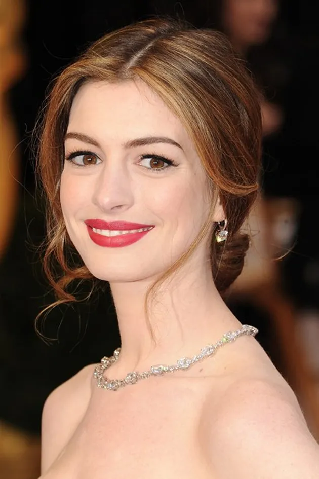Tips Cantik Anne Hathaway