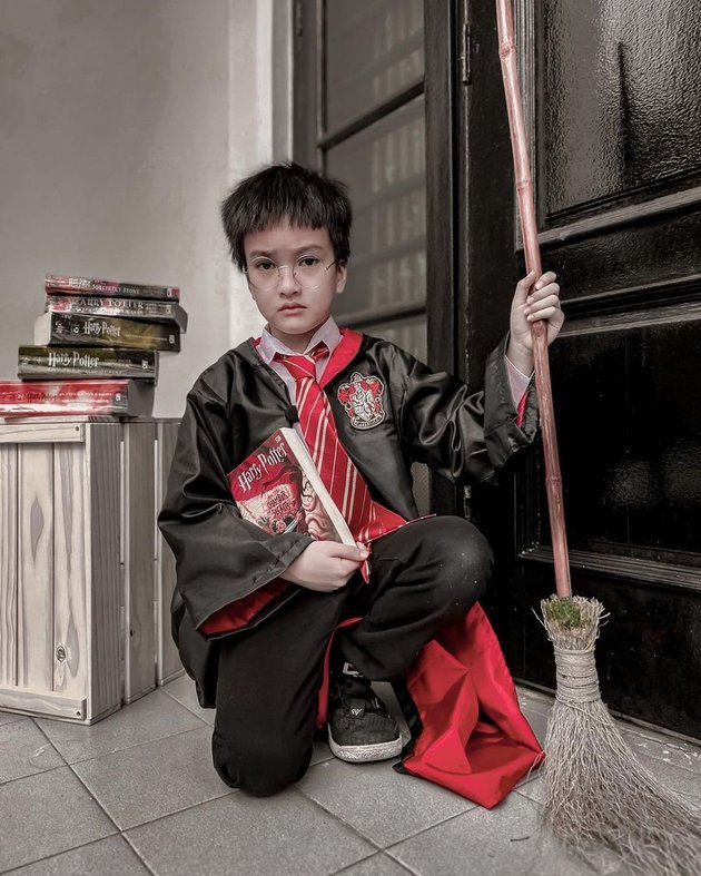Growing Bigger, 7 Pictures of Akhmad Fadli's Handsome Fourth Son - Flooded with Praise for Harry Potter Cosplay