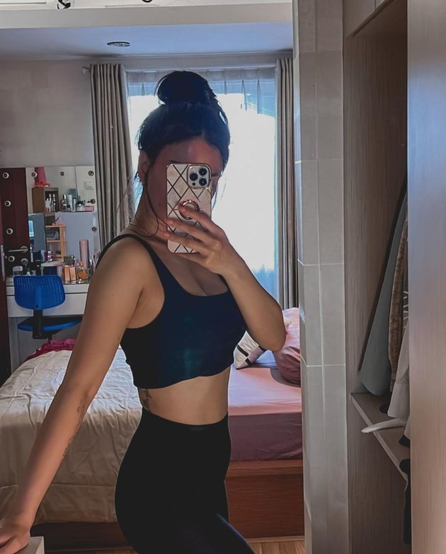 Getting Slimmer, Nita Gunawan Shows off Abs and Flat Stomach, Making Netizens Hope Her Clothes Are Lifted - Waist Tattoo Makes People Curious