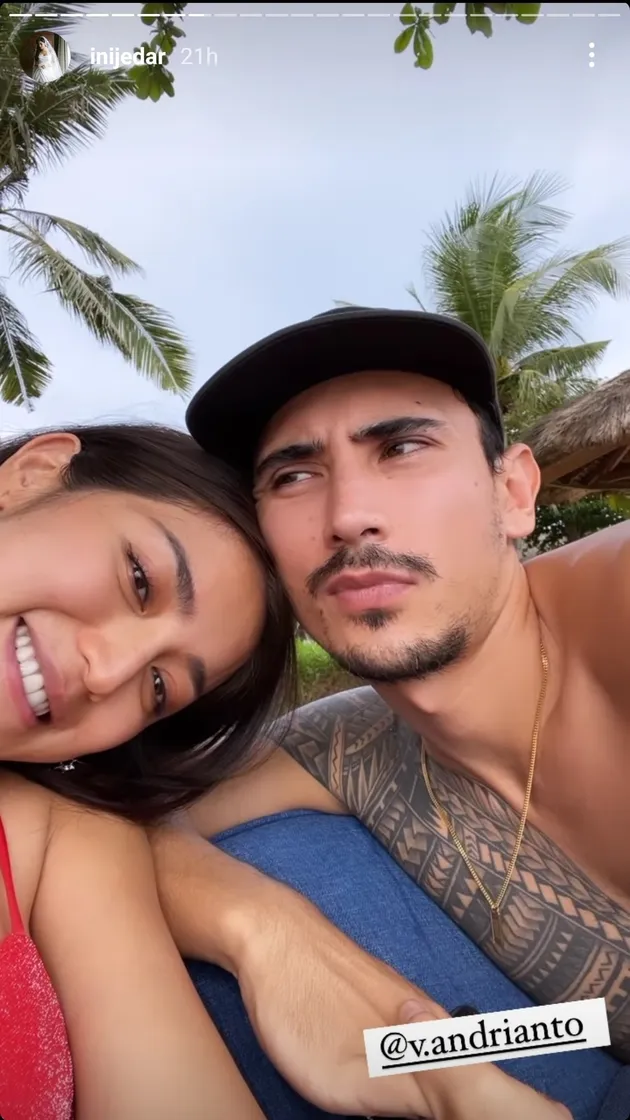 Jessica Iskandar dan Vincent Verhaag Liburan