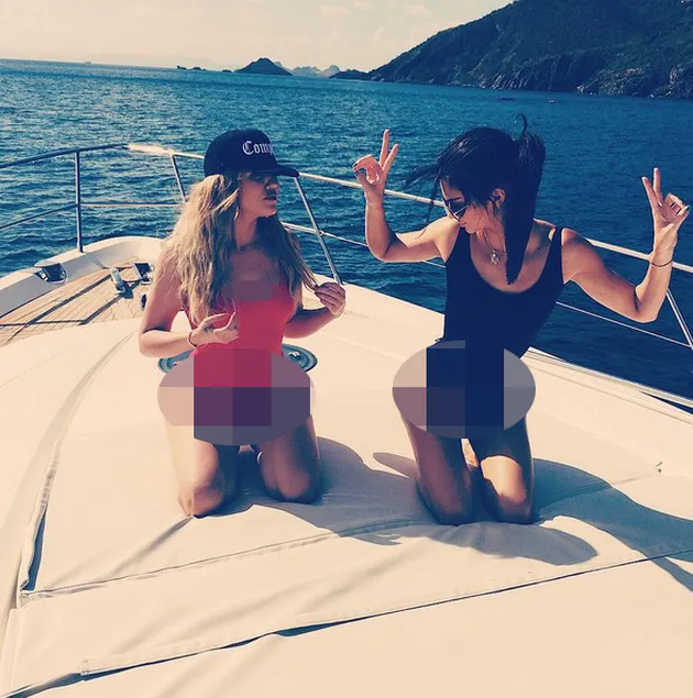 Foto Seksi Khloe Kardashian