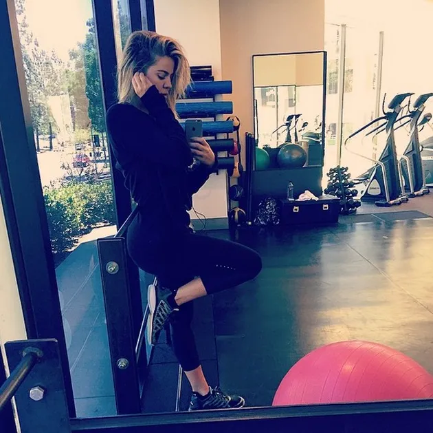 Foto Seksi Khloe Kardashian