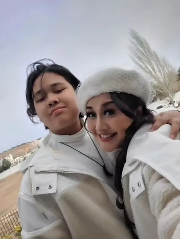 Paramitha Rusady dan Putranya