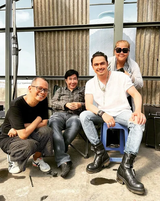 Potret Thomas Djorgi yang betah melajang hingga kini!