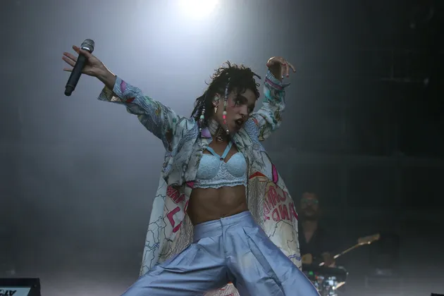 Foto Aneh FKA Twigs