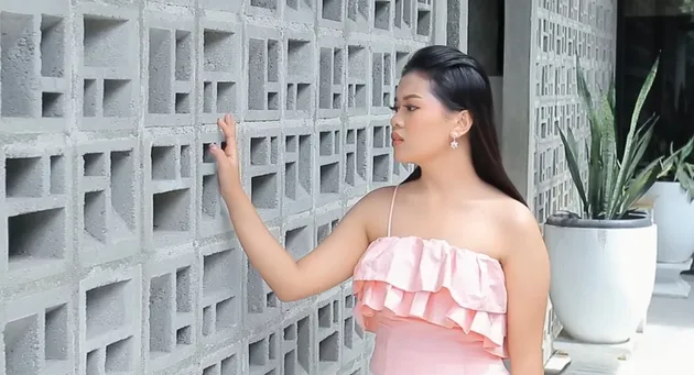 Wulan Permata di MV Lagu Aku Yang Tulus 