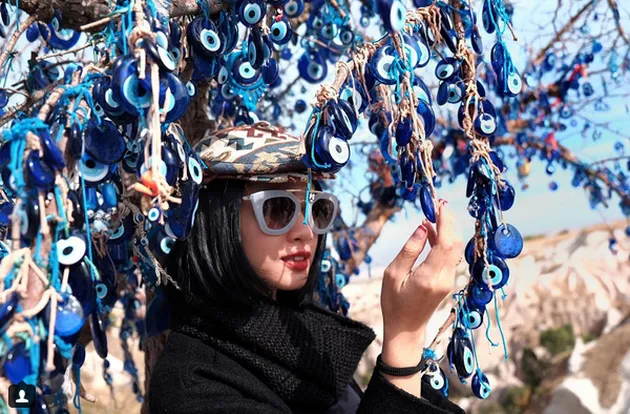 Andien Bulan Madu di Turki