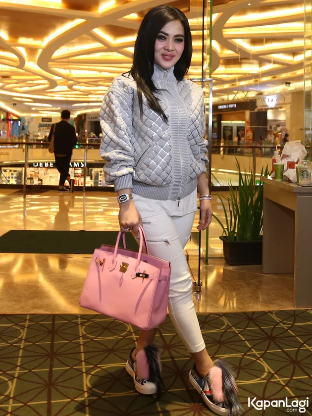 Syahrini 