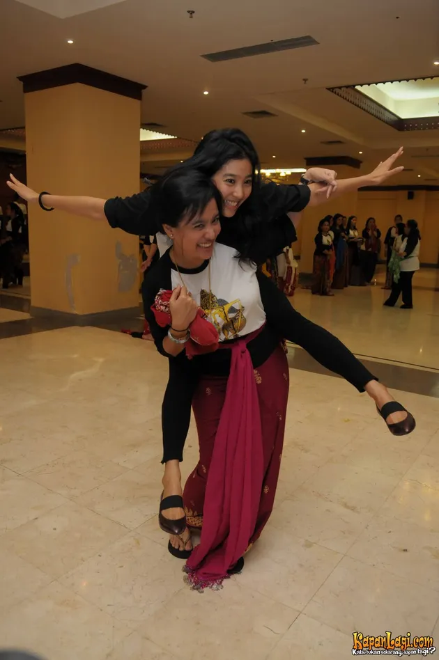 Marcella Zalianty - Olivia Zalianty