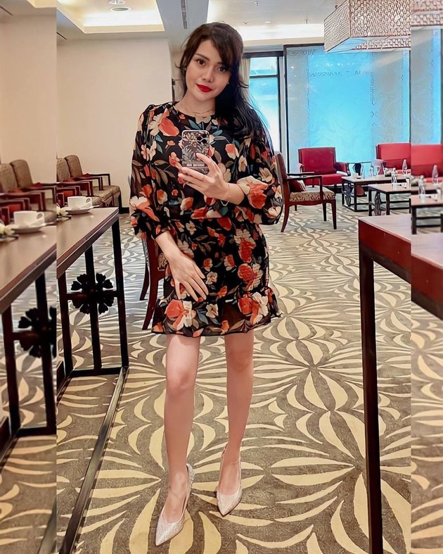 Former Babysitter Picks Up School Children Wearing Shorts, Here Are 8 Pictures of Mawar AFI Who Refuses to Be Compared - Netizens: Only Wears Hijab for Wedding?