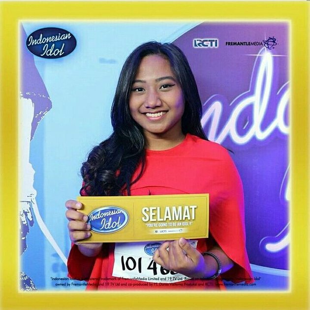 Maria Simorangkir yang kini masuk jadi finalis INDONESIAN IDOL 2018 ternyata masih berusia 16 tahun, bahkan ia juga merupakan salah satu finalis yang sampai babak SPEKTAKULER 10 dalam INDONESIAN IDOL JUNIOR pada 2014 lalu loh.