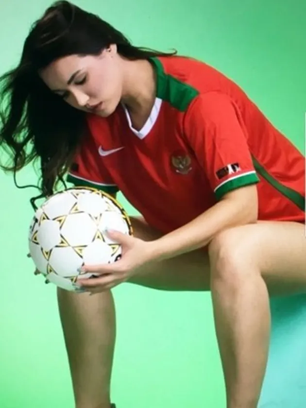 foto maria ozawa, kabar maria ozawa, video maria ozawa, maria ozawa pakai jersey Indonesia