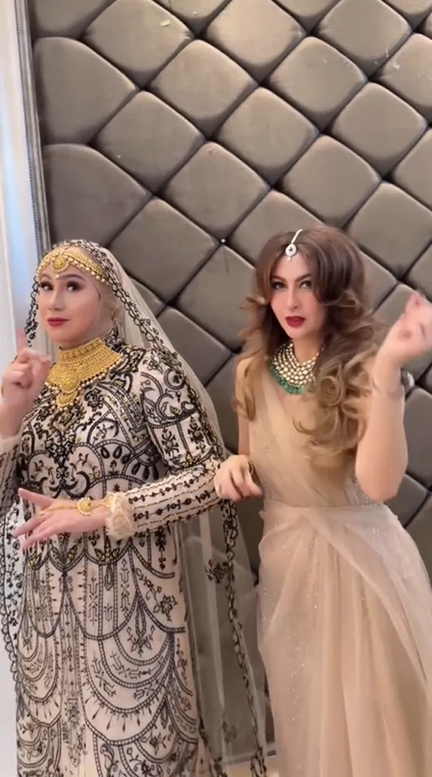 Marini Zumarnis, Diah Permatasari dan Diana Pungky Pakai Baju India Rayakan Diwali Night