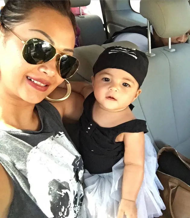 indah kalalo