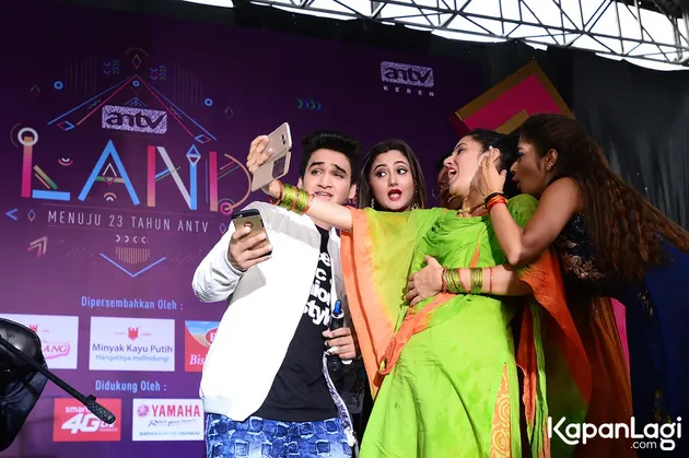 Rashami Desai &amp; Nandish Sandhu