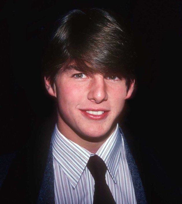 Ini adalah foto Tom Cruise yang diambil pada tahun 1982, itu berarti saat ia berusia 20 tahun. Masih muda banget ya?