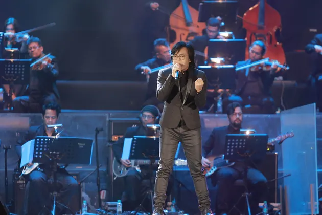 Masih Ingat Sederet Rekan Duet Tampan Melly Goeslaw Berikut Ini?
