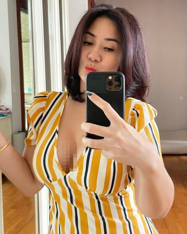 Still Being the Center of Attention, Check out the 9 Latest Photos of Aunt Ernie 'Nation Unifier' While Mirror Selfie - Wearing Cute Clothes Makes Netizens Automatically Zoom In