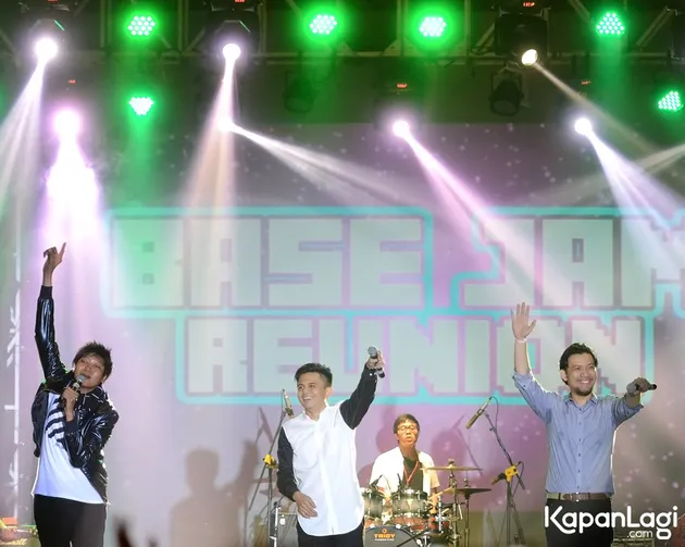 Dengan nama Base Jam Reunion, Adon dan personel Base Jam lainnya mengajak mantan rekannya yang telah hengkang ke atas panggung yaitu Adnil dan Sigit Wardhana.