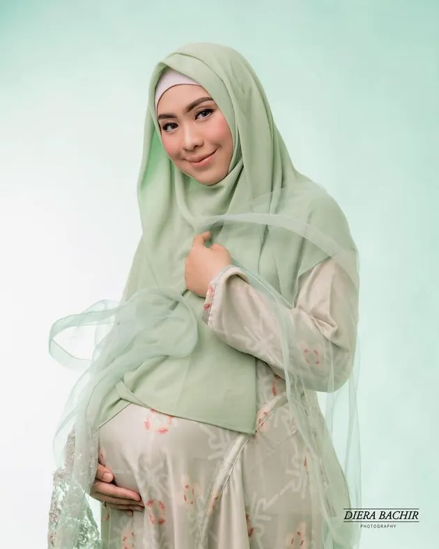 maternity shoot oki setiana dewi