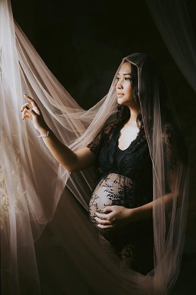 Anneke Jody's Maternity Shoot, Ready to Welcome First Child