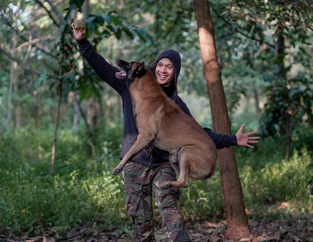 Died Due to Illness, Here are 7 Pictures of Bima Aryo with Sparta, the Beloved Dog