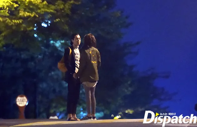 Kamis (8/6), Dispatch merilis foto-foto kencan selebritis lagi. Bukan pasangan baru, tapi Sooyoung dan Jung Kyung Ho yang sudah tiga tahun lebih pacaran.