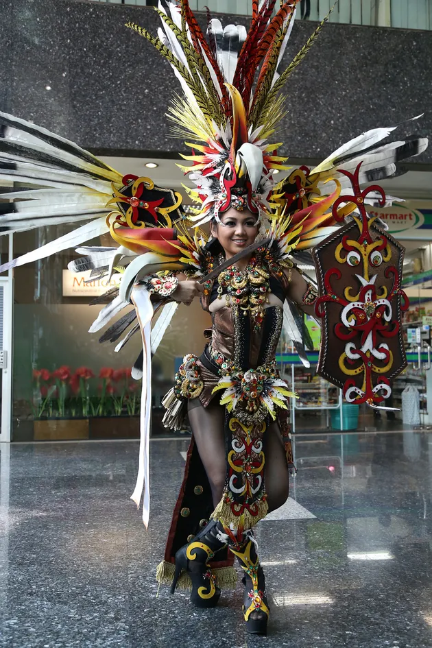 elvira devinamira, elfin pertiwi, estelita liana