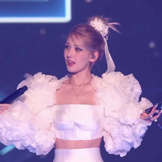 Jeon Somi di MAMA 2022