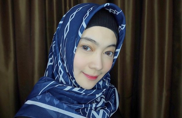 Choosing Hijrah, Take a Look at 8 Latest Photos of Indah Dewi Pertiwi who is Getting More Beautiful with Hijab
