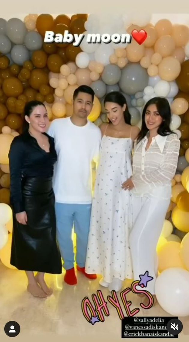 Awaiting the Birth of a Baby Boy, 8 Moments of Gender Reveal Vanessa Lima Jessica Iskandar's Sister-in-Law - Beautiful Pregnant Woman Glowing