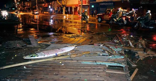 foto-foto gempa tsunami Chili