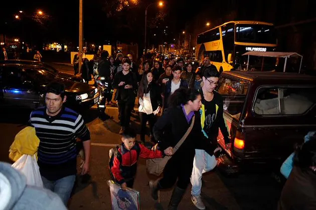 foto-foto gempa tsunami Chili