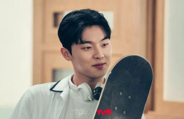 Cogil Drakor, Cogil Drama Korea, Cowok Cinta Ugal Ugalan drakor