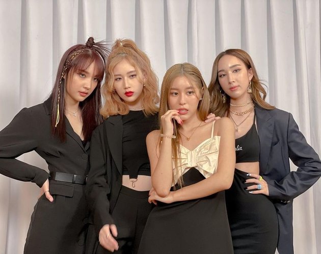 Getting to Know SIZZY Girlband from GMMTV, a Collection of Multitalented Actresses and Shimmering Visuals Like Diamonds