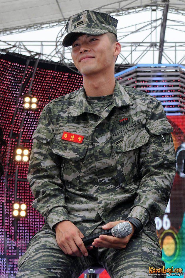 Remembering the Moment Hyun Bin Came to Indonesia as a Soldier: Without Makeup, Hugging and Kissing Syahrini, Taught to Say 'Something'