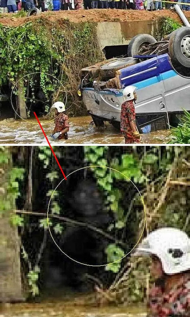 sosok photombob mengerikan 