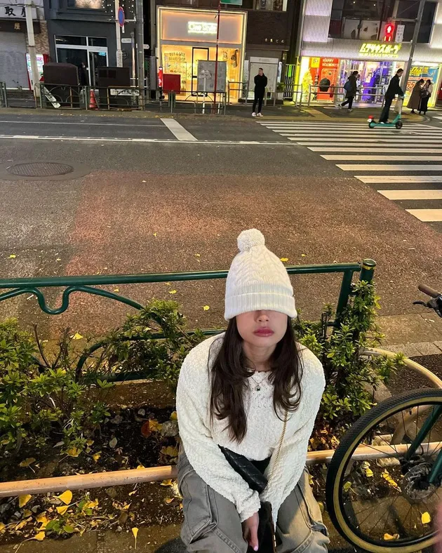 Jefri Nichol dan Maria Theodore Liburan