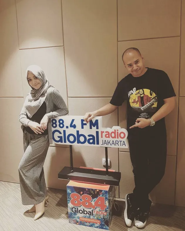 husein alatas, nabel mahadewi