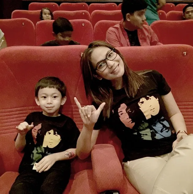 hubungan ibu dan anak, anak kinaryosih, anak selebriti, kinaryosih dan anak, suami kinaryosih